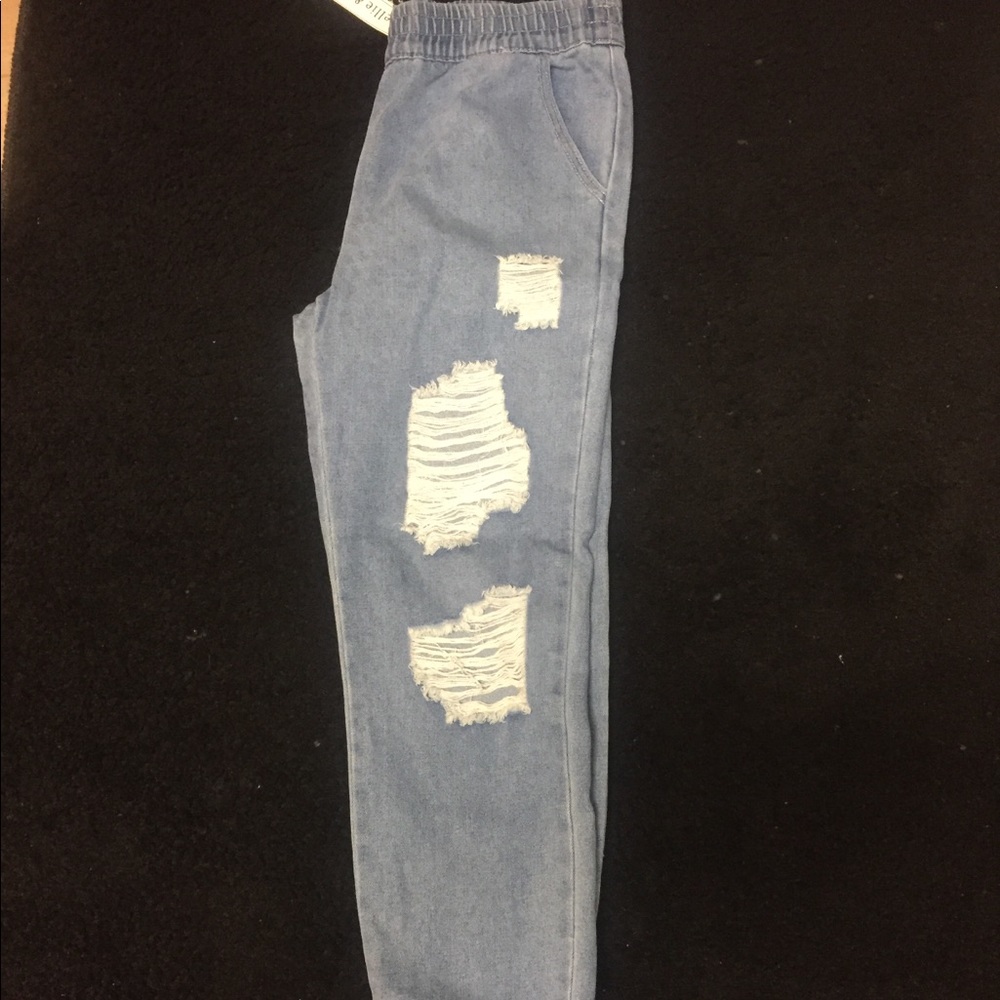 Women’s Destroyed Jogger - Picture 4 of 6